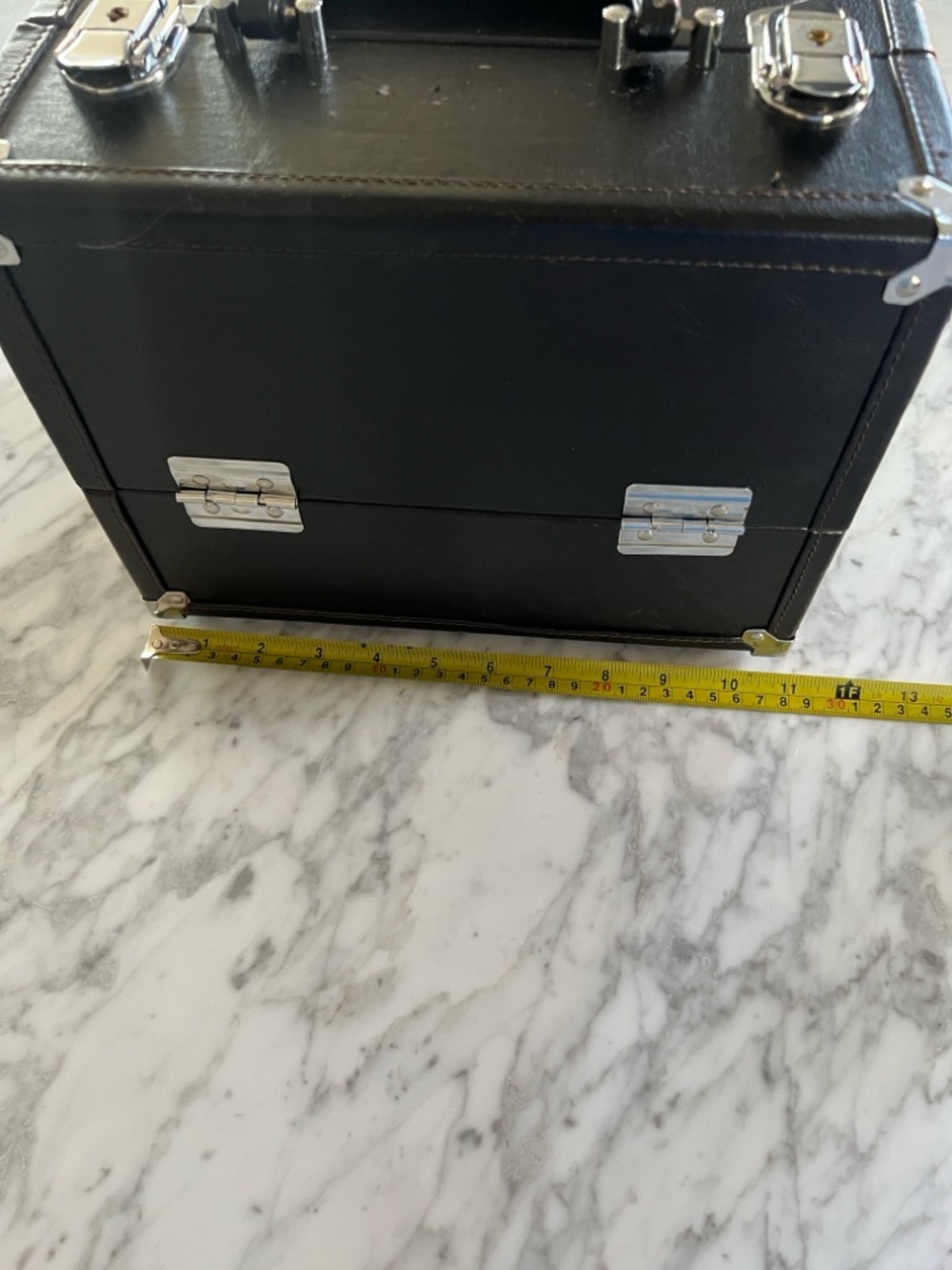 Train Makeup Case - Picture 8 of 8